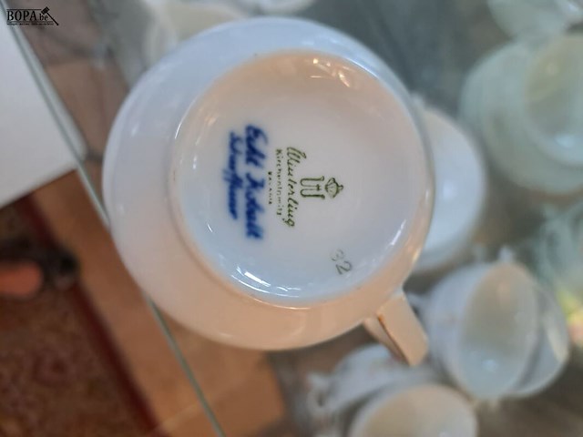 Lot 255 - koffieservies winterling kobalt blauw en goud + russisch ser - afbeelding 5 van  9