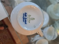 Lot 255 - koffieservies winterling kobalt blauw en goud + russisch ser - afbeelding 5 van  9