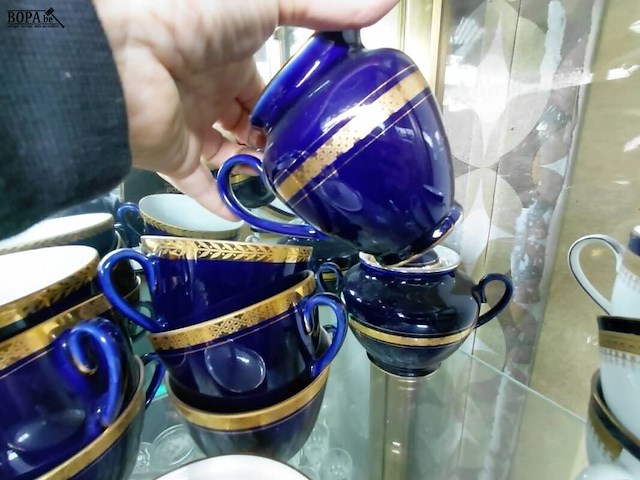 Lot 255 - koffieservies winterling kobalt blauw en goud + russisch ser - afbeelding 6 van  9