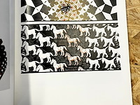 Lot 255 - leven en werk van m.c.escher - afbeelding 4 van  6