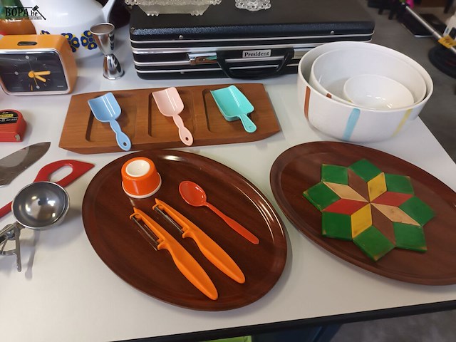 Lot 255 - retro decoratie en huisraad. 70 stuks - afbeelding 5 van  9