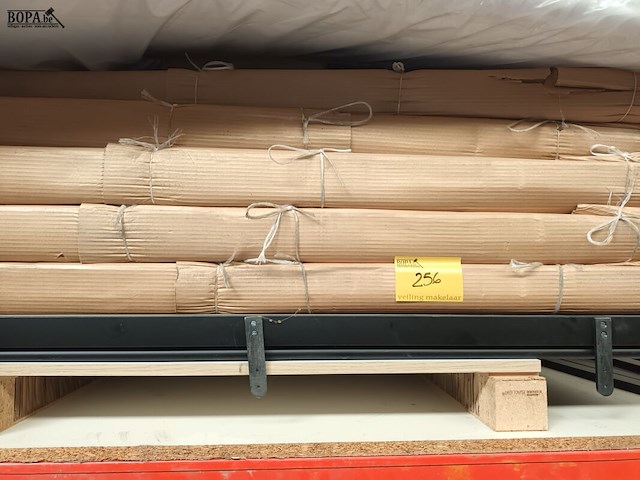 Lot 256 - bedframes met metalen bodem. 6 stuks - afbeelding 1 van  3