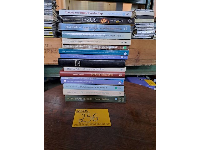 Lot 256 - lot boeken religie - afbeelding 1 van  1