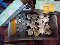 Lot 256 - lot glazen circa 15 en mokken circa 30 stuks - afbeelding 1 van  3