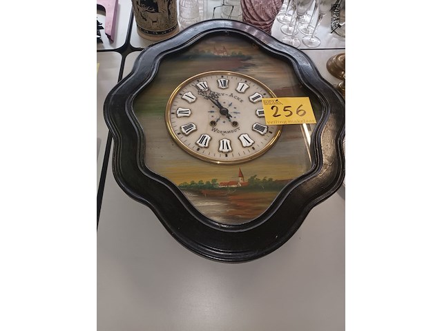 Lot 256 - oeil de boeuf klok - afbeelding 1 van  5