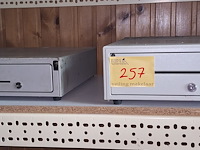 Lot 257 - kassalade. 2 stuks - afbeelding 1 van  1