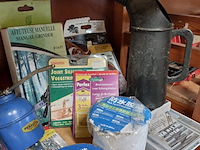 Lot 257 - lot diversen , tape, voegstrips…. - afbeelding 2 van  3