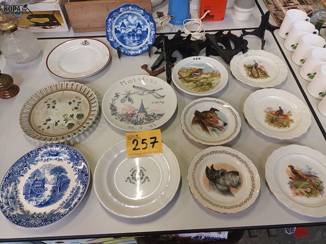 Lot 257 - sierborden. 12 stuks - afbeelding 1 van  5
