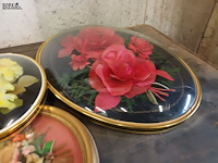 Lot 258 - bolle kaders met bloemen. 5 stuks - afbeelding 3 van  4