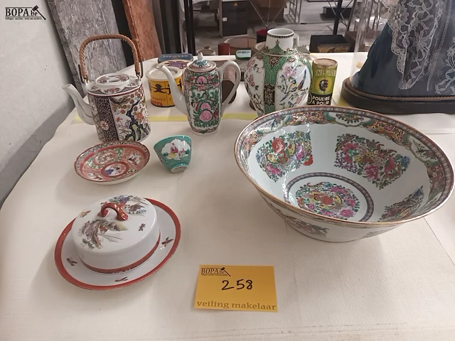 Lot 258 - chinese decoratie. 7 stuks - afbeelding 1 van  7