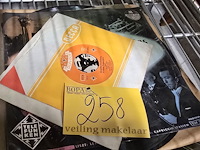 Lot 258 - diverse lp's in bakeliet - afbeelding 1 van  3