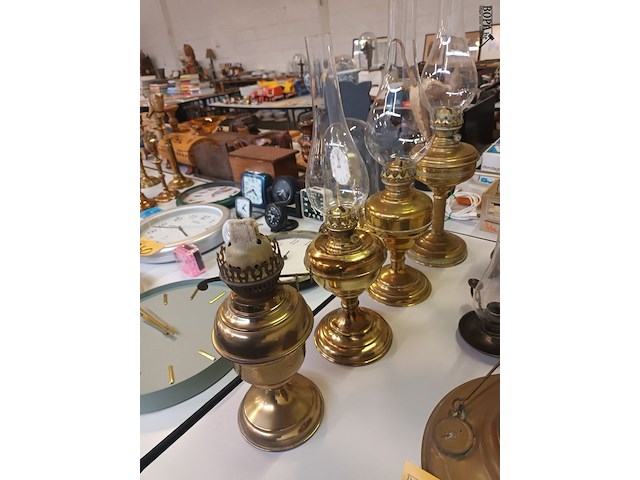 Lot 258 - olielampen in koper. 10 stuks - afbeelding 2 van  5