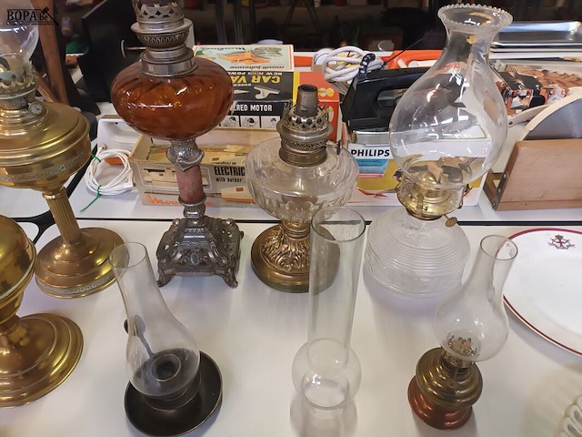 Lot 258 - olielampen in koper. 10 stuks - afbeelding 4 van  5