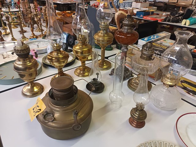 Lot 258 - olielampen in koper. 10 stuks - afbeelding 5 van  5