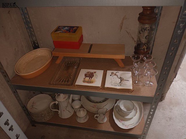Lot 259 - keukenmateriaal en huisraad - afbeelding 4 van  5