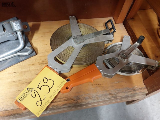 Lot 259 - landmeters , 2 stuks - afbeelding 1 van  1