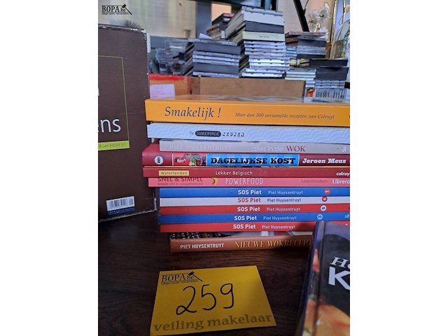 Lot 259 - lot kookboeken (sos piet, j. meus, p. goossens, de zilveren - afbeelding 2 van  3
