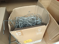 Lot 259 - montage materiaal voor bedden - afbeelding 2 van  3