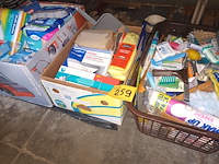 Lot 259 - poetsmateriaal en huisraad