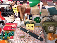 Lot 259 - retro en vintage huisraad. 60 stuks - afbeelding 4 van  7