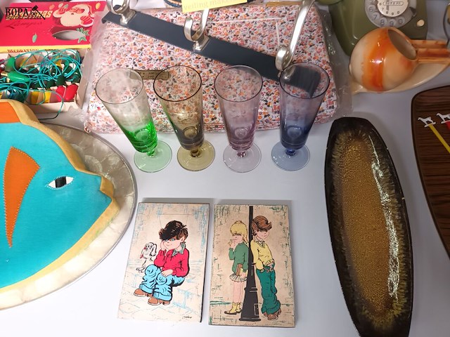 Lot 259 - retro en vintage huisraad. 60 stuks - afbeelding 5 van  7