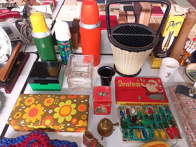 Lot 259 - retro en vintage huisraad. 60 stuks - afbeelding 7 van  7