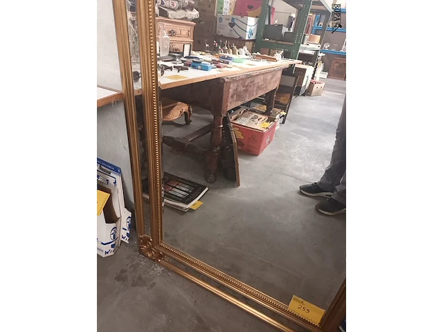 Lot 259 - spiegel in vergulde lijst - afbeelding 4 van  5