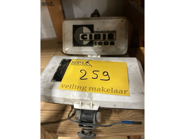 Lot 259 - verstralers cibie - 2 stuks - afbeelding 1 van  1