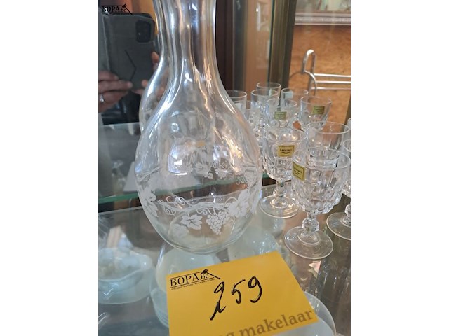 Lot 259 - wijnkaraf luminarc en borrelglaasjes - afbeelding 2 van  2