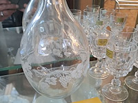 Lot 259 - wijnkaraf luminarc en borrelglaasjes - afbeelding 2 van  2