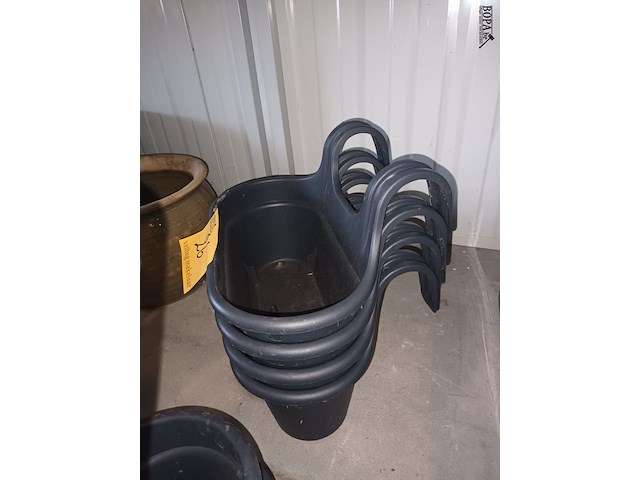 Lot 26 - balkonbakken. 6 stuks - afbeelding 3 van  3