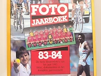 Lot 26 - boeken wielrennen. 2 stuks - afbeelding 2 van  7