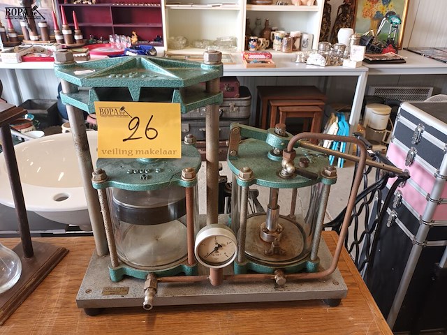 Lot 26 - didacta labo toestel antwerpen - afbeelding 1 van  6