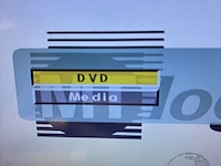Lot 26 - draagbare dvd-speler - afbeelding 2 van  4