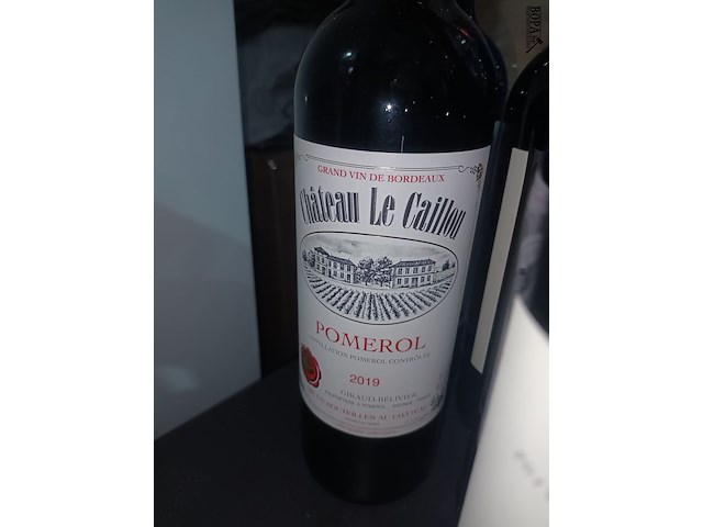 Lot 26 - flessen rode wijn pomerol. 5 stuks - afbeelding 3 van  4