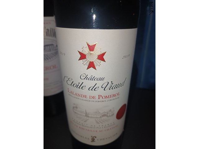 Lot 26 - flessen rode wijn pomerol. 5 stuks - afbeelding 4 van  4