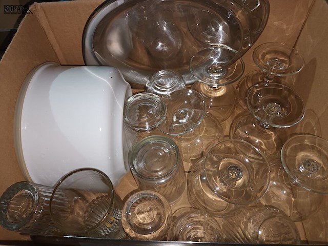 Lot 26 - glazen en schalen - afbeelding 2 van  3