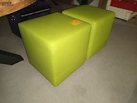 Lot 26 - groene zitkubus. 2 stuks - afbeelding 3 van  3