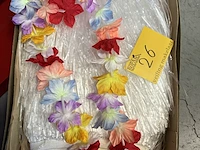 Lot 26 - hawai rokjes met slinger