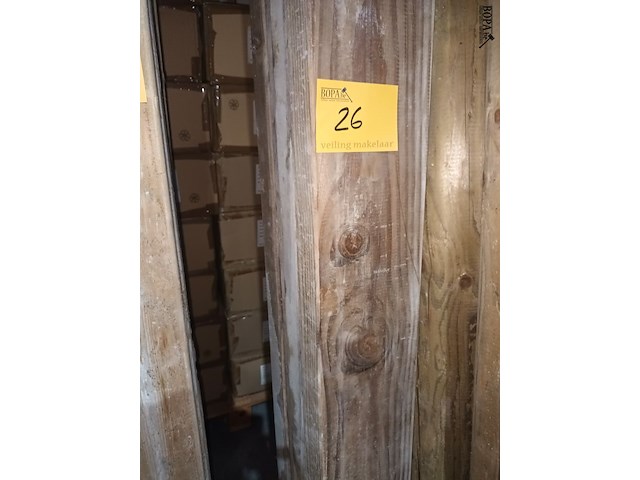 Lot 26 - houten balk. 4 stuks - afbeelding 1 van  3