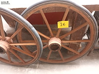 Lot 26 - karrewielen. 2 stuks - afbeelding 1 van  4