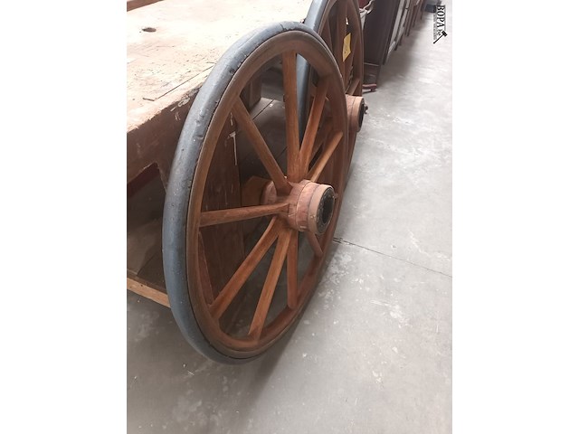 Lot 26 - karrewielen. 2 stuks - afbeelding 3 van  4