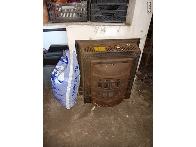 Lot 26 - kolenkachel - afbeelding 1 van  1