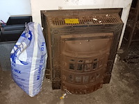 Lot 26 - kolenkachel