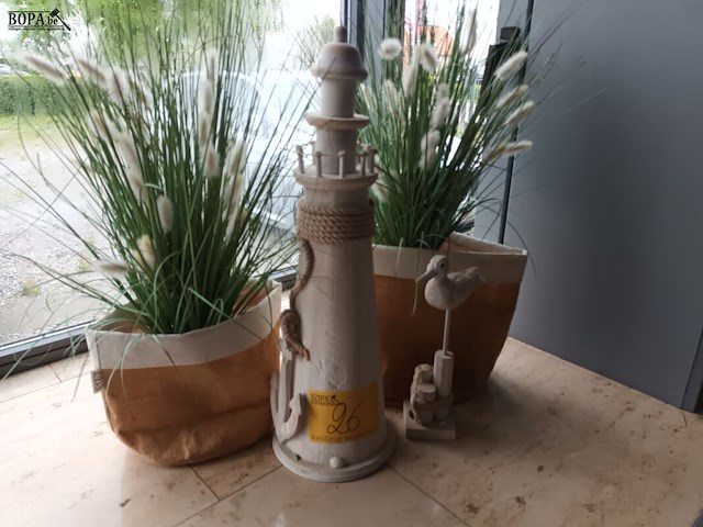 Lot 26 - kunstgras en decoratie. 4 stuks - afbeelding 1 van  4