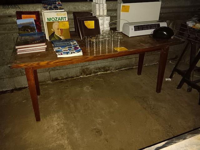 Lot 26 - licht ovalen tafel - afbeelding 1 van  2