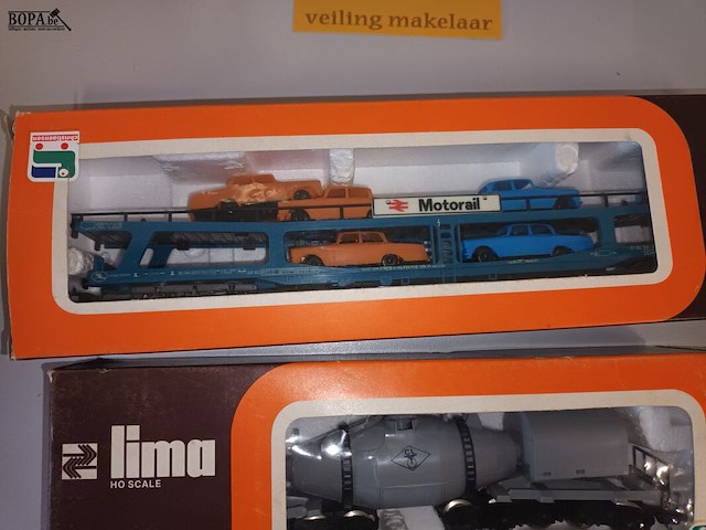 Lot 26 - lima vrachtwagens en aanhangwagens. 5 stuks - afbeelding 4 van  4