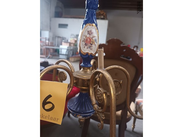 Lot 26 - luster koper met blauw porselein - afbeelding 2 van  4