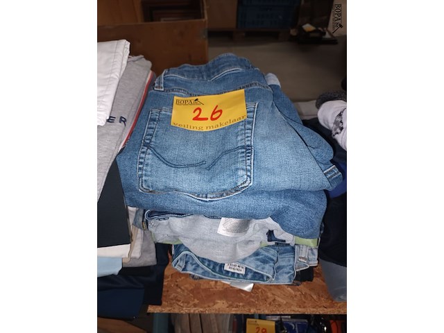Lot 26 - merkkledij korte broeken. 12 stuks - afbeelding 1 van  5