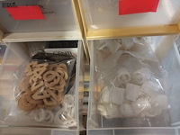 Lot 26 - onderdelen voor gordijn installatie - afbeelding 3 van  5